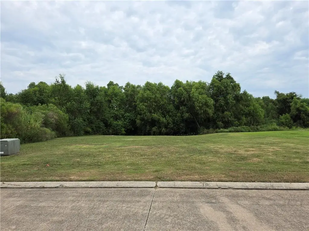 6041 S Muirfield Circle, New Orleans, LA 70128 - Image #1