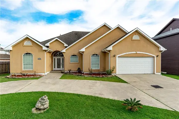 12540 N Lake Carmel Drive, New Orleans, LA 70128