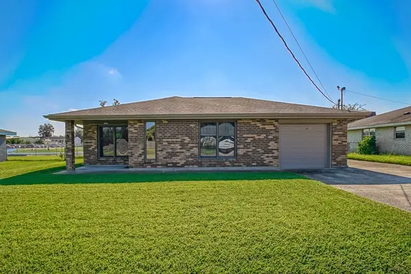 61 St Anthony Street, Luling, LA 70070