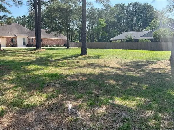 000 Riverlake Drive, Covington, LA 70435