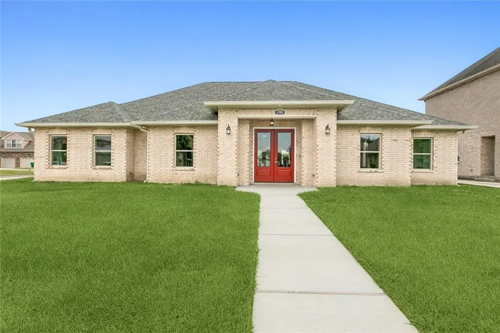 1701 Heatherwood Drive, Harvey, LA 70058 - Image #1
