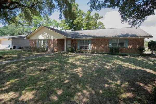 1535 Mohon Street, Alexandria, LA 71301