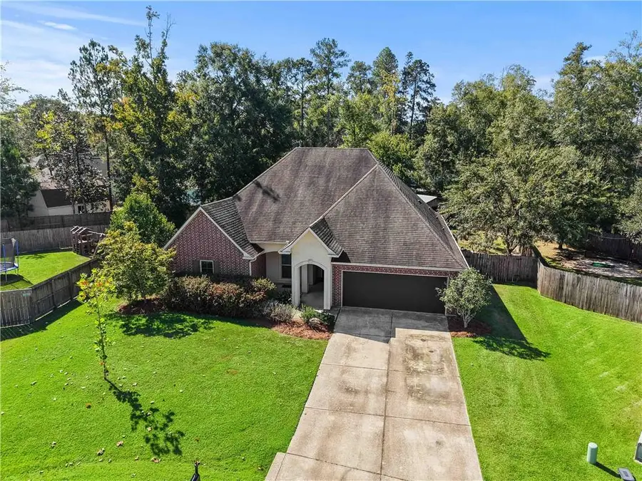 911 Woodsprings Court, Covington, LA 70433 - Image #2