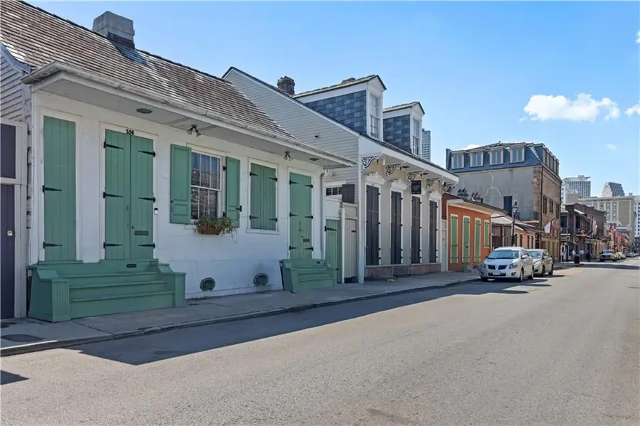 522 Burgundy Street, New Orleans, LA 70112 - Image #2