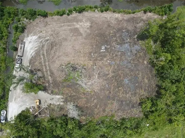 Shady Park Drive, Marrero, LA 70072