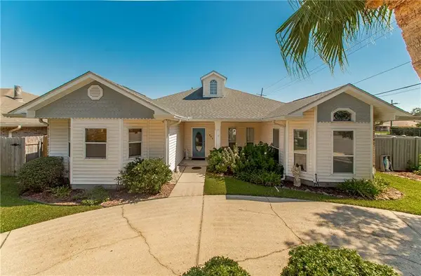 201 Colonial Club Drive, Harahan, LA 70123