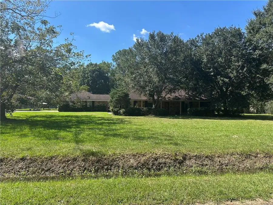 60327 E Spruce Lane, Lacombe, LA 70445 - Image #3