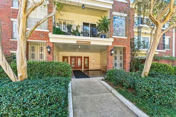 800 Rue Burgundy Street #119, Metairie, LA 70005