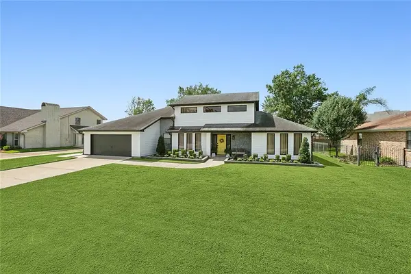 1800 Lake Salvador Drive, Harvey, LA 70058