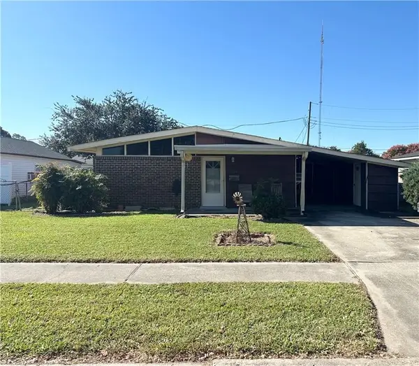 1820 Cedarwood Avenue, Gretna, LA 70056