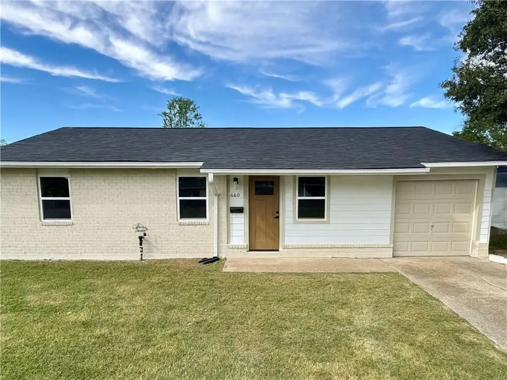 660 Grovewood Drive, Gretna, LA 70056 - Image #1