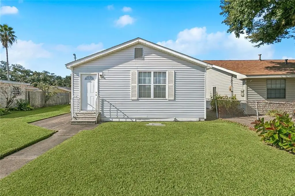 830 Colonial Club Drive, Harahan, LA 70123 - Image #1