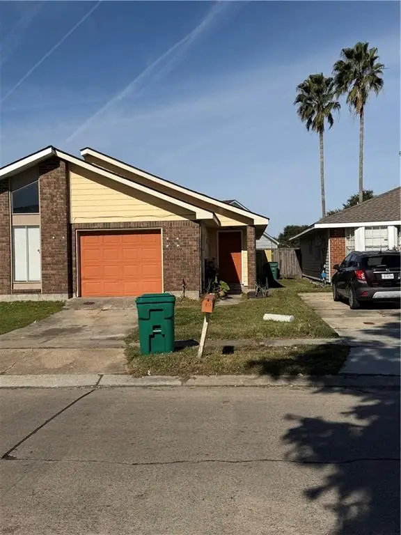 2102 Lac La Belle Drive, Harvey, LA 70058