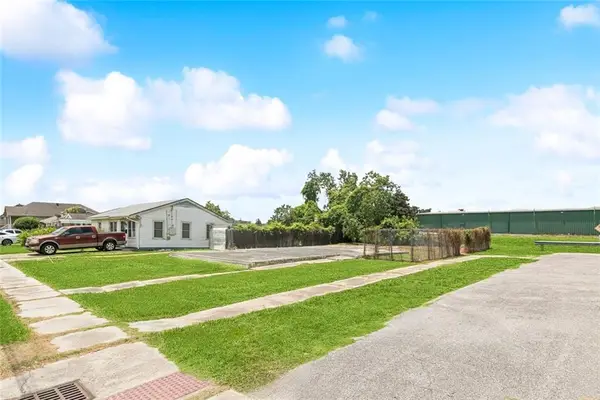 3200 Hero Drive, Gretna, LA 70053