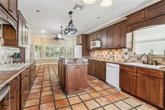 30302 Ashley Drive, Lacombe, LA 70445 - Image #3