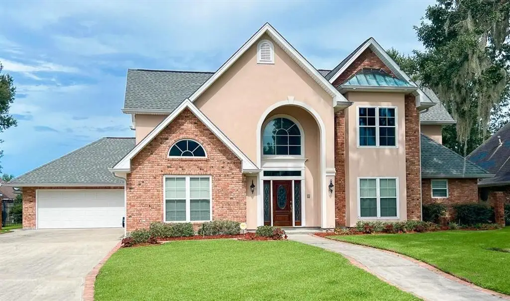 31 Oak Alley Boulevard, Marrero, LA 70072 - Image #1