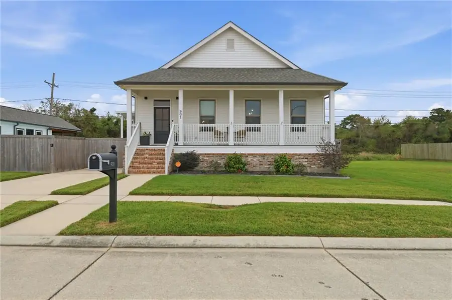 901 Cougar Drive, Arabi, LA 70032 - Image #2