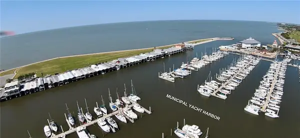 7690 & 7700 Breakwater Drive, New Orleans, LA 70124