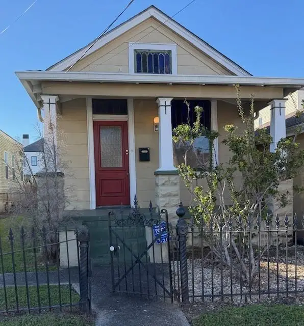 526 Bellecastle Street, New Orleans, LA 70115 - Image #1