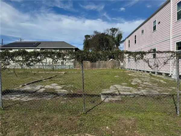 4137 Willow Street, New Orleans, LA 70115