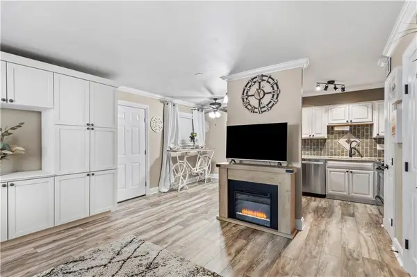 500 Lake Marina Drive #212, New Orleans, LA 70124