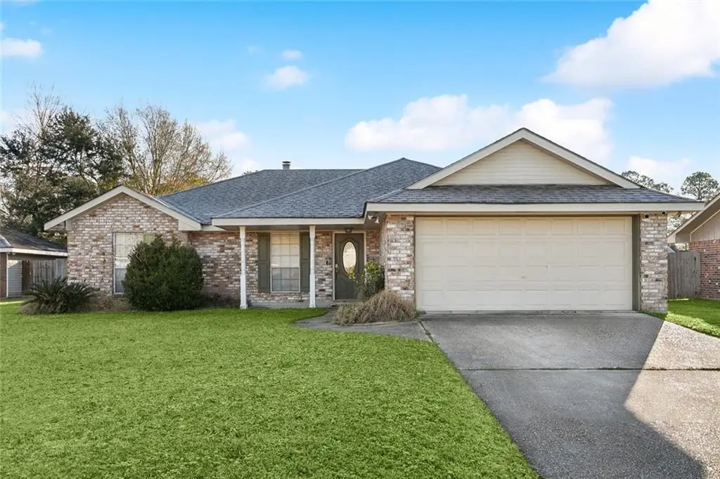 113 Crescentwood Loop, Slidell, LA 70458 - Image #1