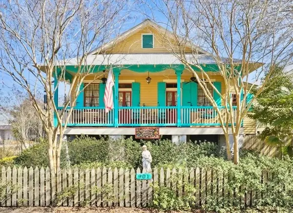 901 Main Street, Madisonville, LA 70447