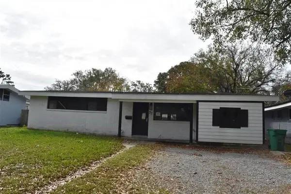 27 Canberra Court, Metairie, LA 70003