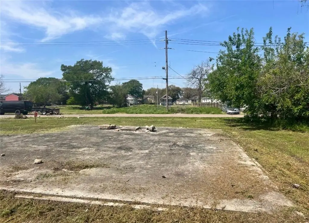 1813 Alabo Street, New Orleans, LA 70117 - #1