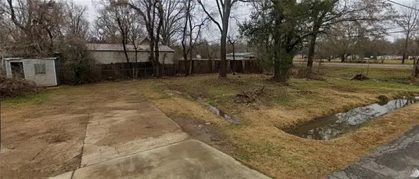 2028 Airbase Road, Alexandria, LA 71303