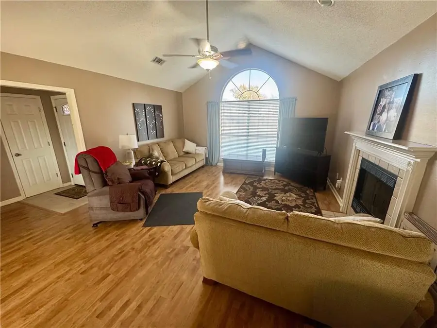 6044 Cambridge Drive, Alexandria, LA 71303 - #2