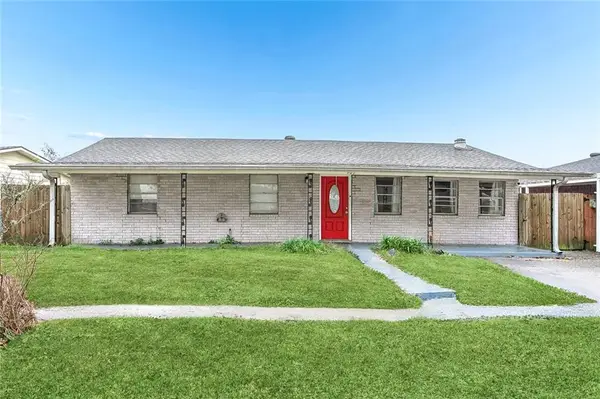 905 N Claiborne Parkway, Westwego, LA 70094