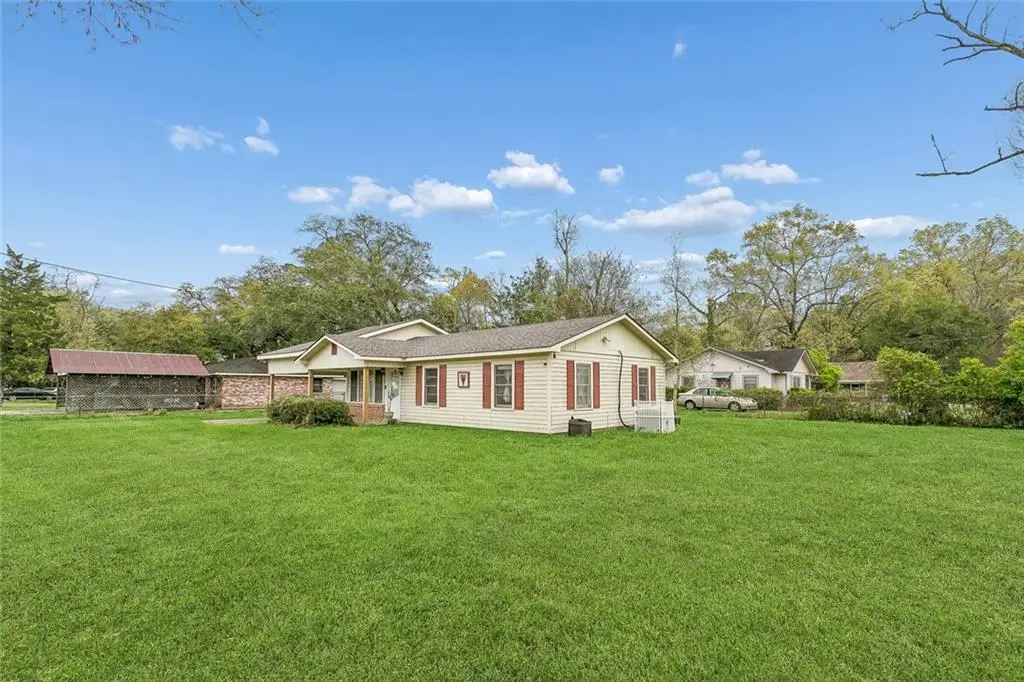 205 E Pecan Street, Ponchatoula, LA 70454 - #1