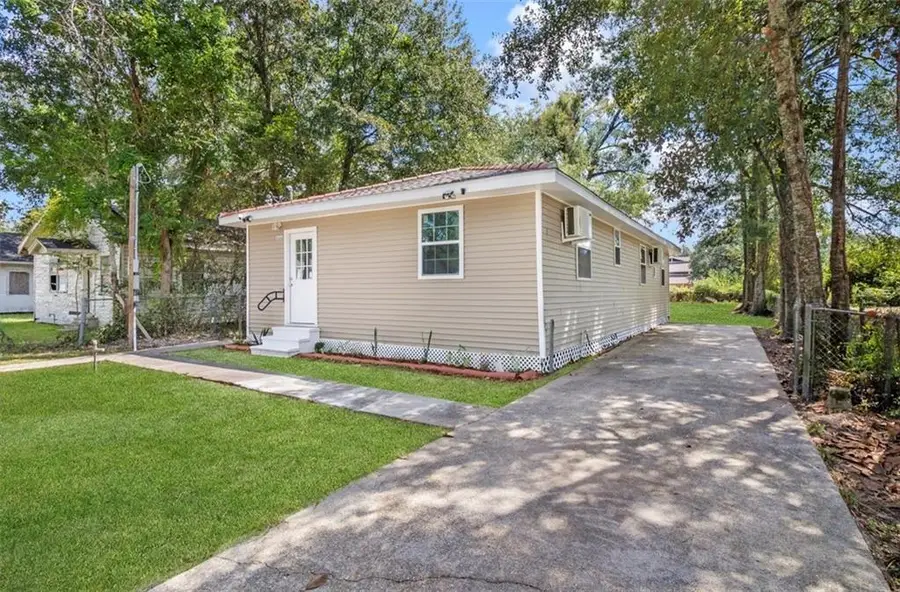906 East Merry Avenue, Hammond, LA 70403 - #2