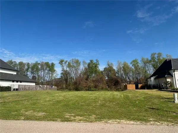 305 Cypress Crossing Drive, Belle Chasse, LA 70037