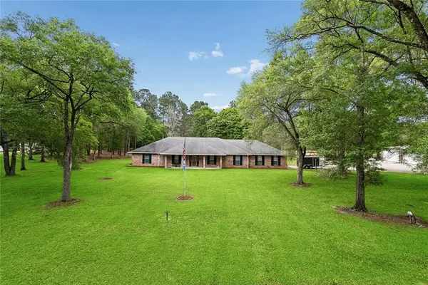 22399 Longleaf Drive, Covington, LA 70435