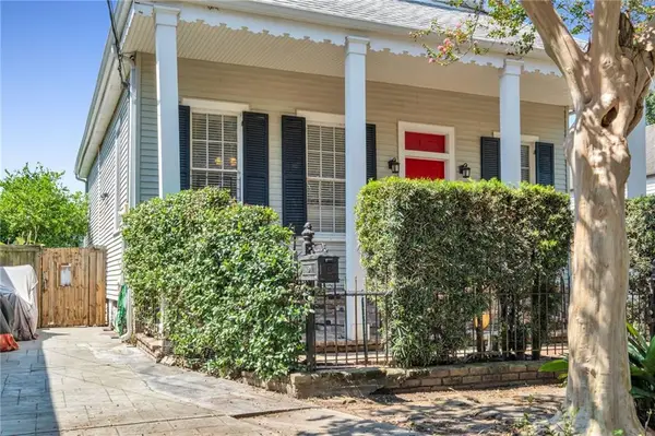 8218 Burthe Street, New Orleans, LA 70118
