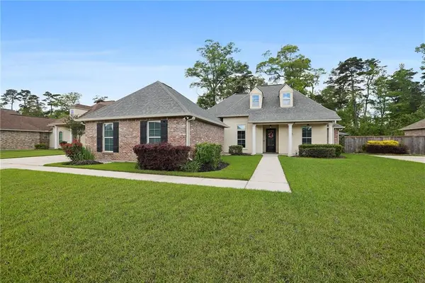 8929 Greenleaves Drive, Denham Springs, LA 70726