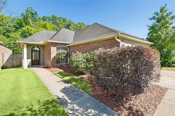 5207 Eastbay Drive, Baton Rouge, LA 70820