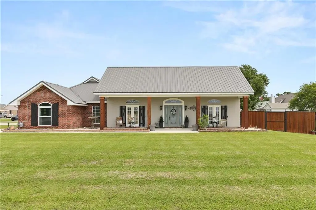 102 South Bayou Estates Drive, Des Allemands, LA 70030 - #1