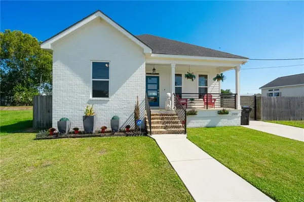 2009 Center Street, Arabi, LA 70032