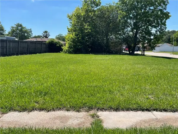 2416 Kinglet Drive, Poydras, LA 70085