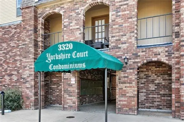 3320 N Arnoult Road #220, Metairie, LA 70002