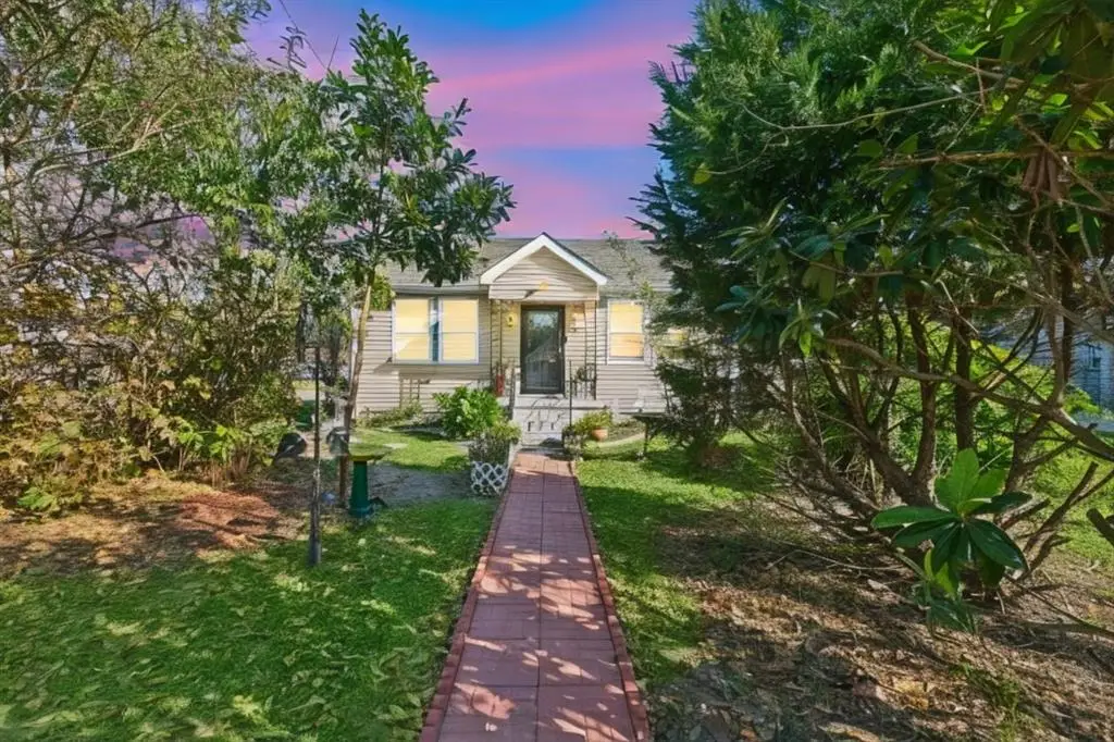 221 W Urquhart Street, Chalmette, LA 70043 - #1