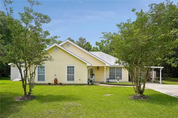 24664 Esquinance Street, Lacombe, LA 70445