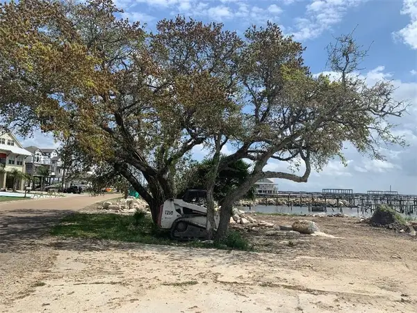 221 Lakeview Drive, Slidell, LA 70458