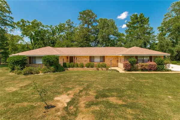 1018 Esterbrook Road, Ponchatoula, LA 70454