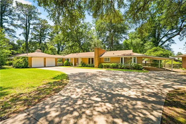 5640 North Drive, Alexandria, LA 71301
