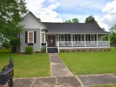 410 W Michigan Street, Poplarville, MS 39470