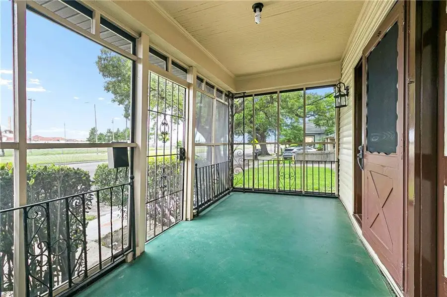8607 S Claiborne Avenue, New Orleans, LA 70118 - #2